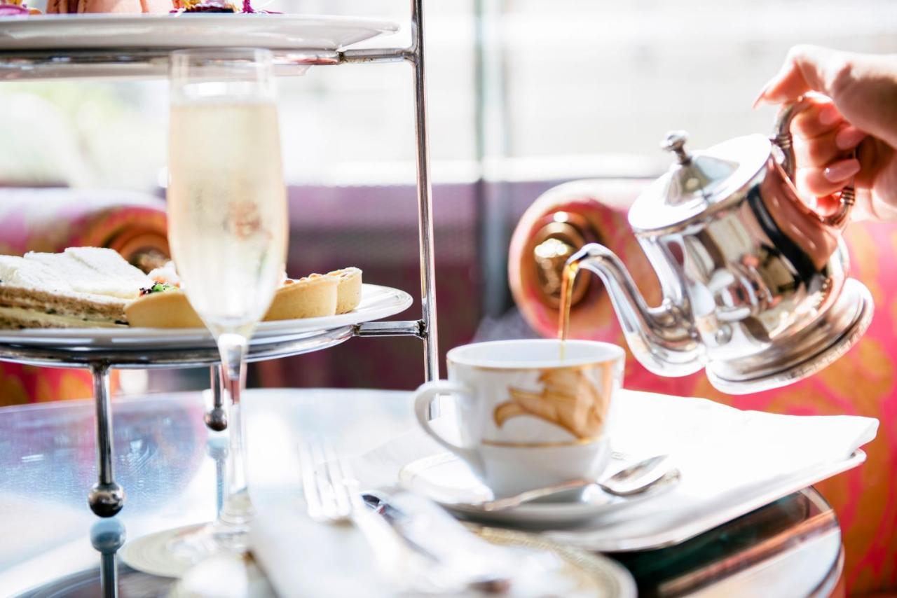 팔라초 베르사체 호텔 골드코스트 외부 사진 Afternoon tea at the InterContinental London
