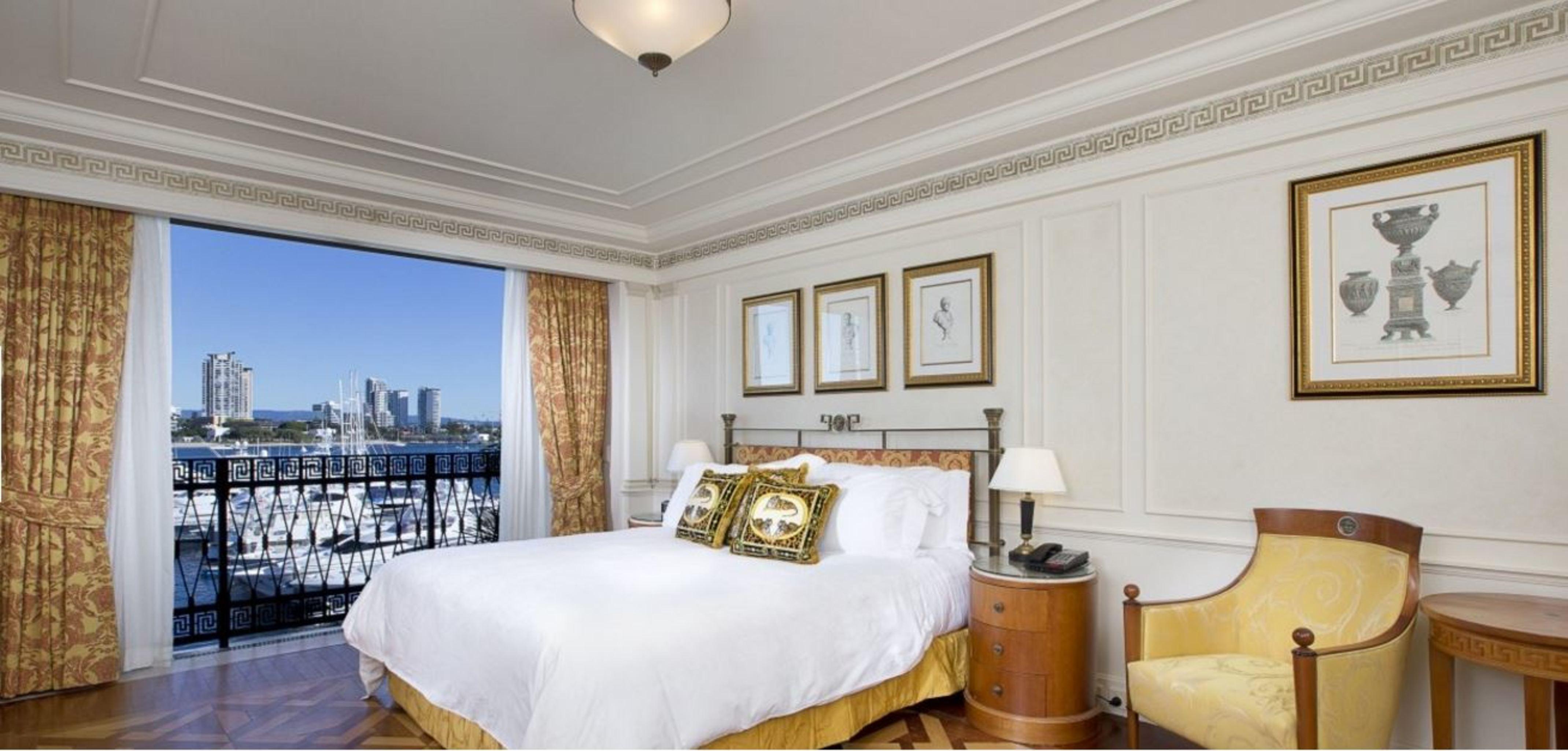 팔라초 베르사체 호텔 골드코스트 외부 사진 A bedroom at the Four Seasons Hotel
