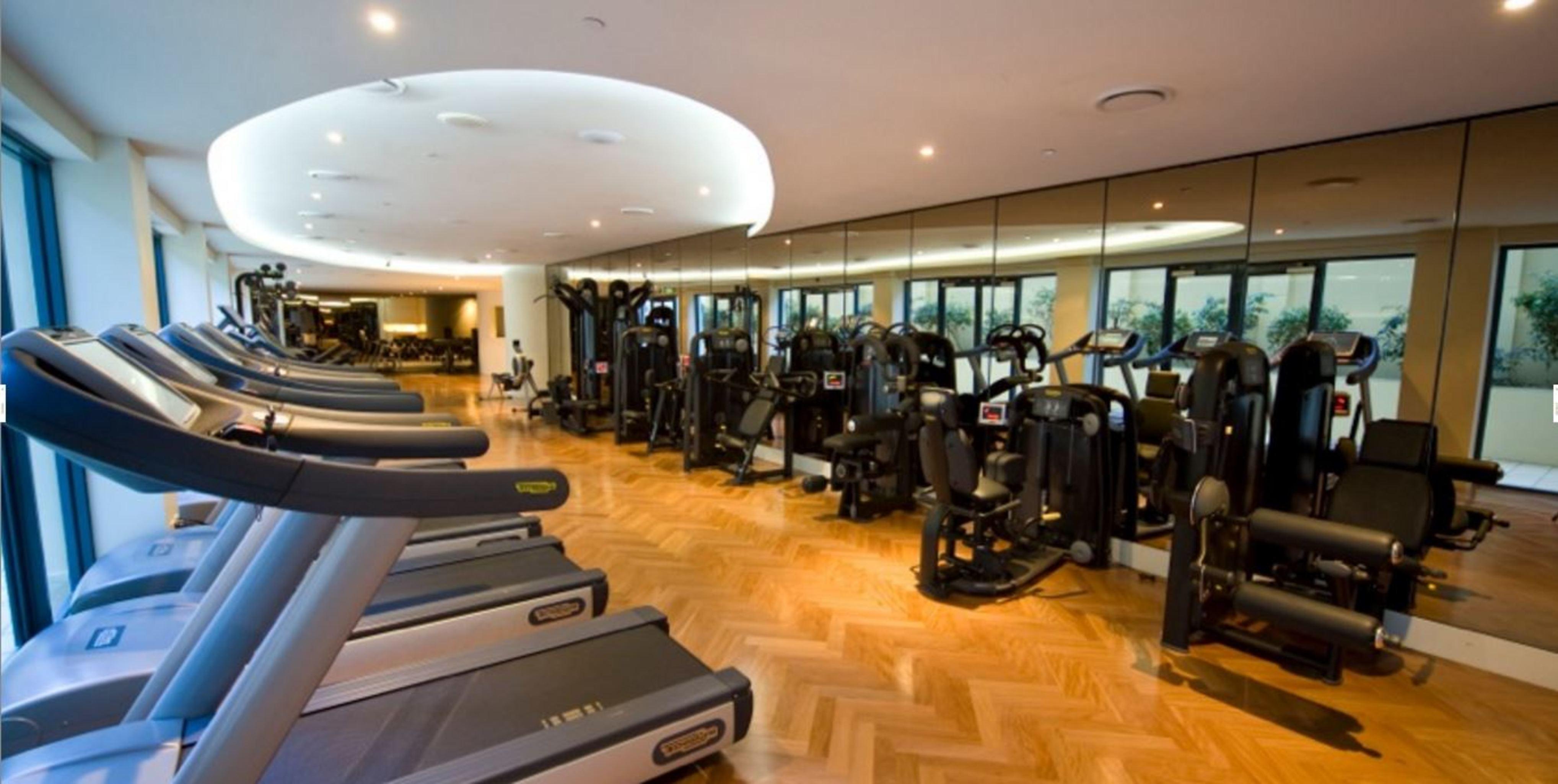 팔라초 베르사체 호텔 골드코스트 외부 사진 The gym at The Standard